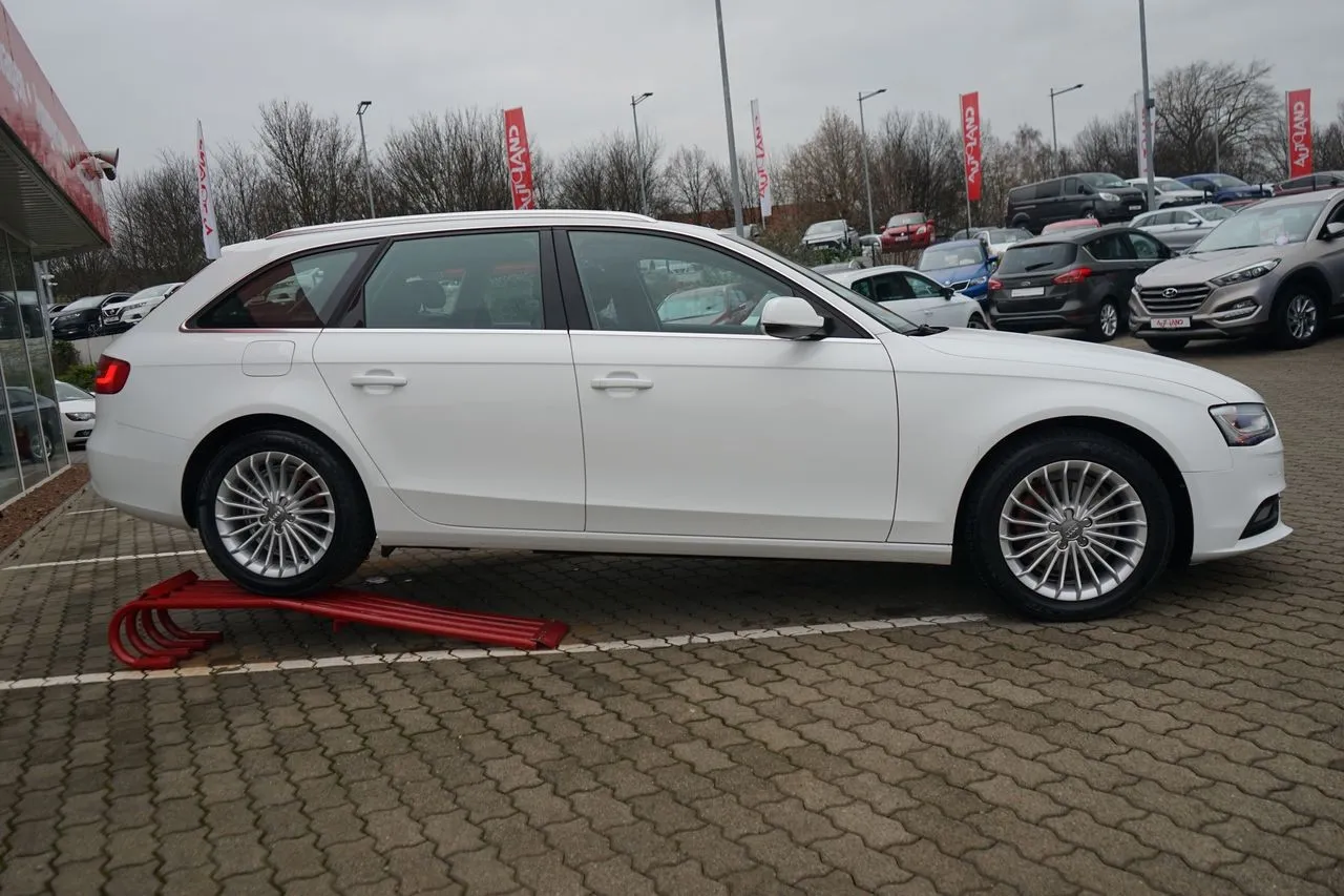 Audi A4 Avant 2.0 TDI quattro Navi...  Image 2